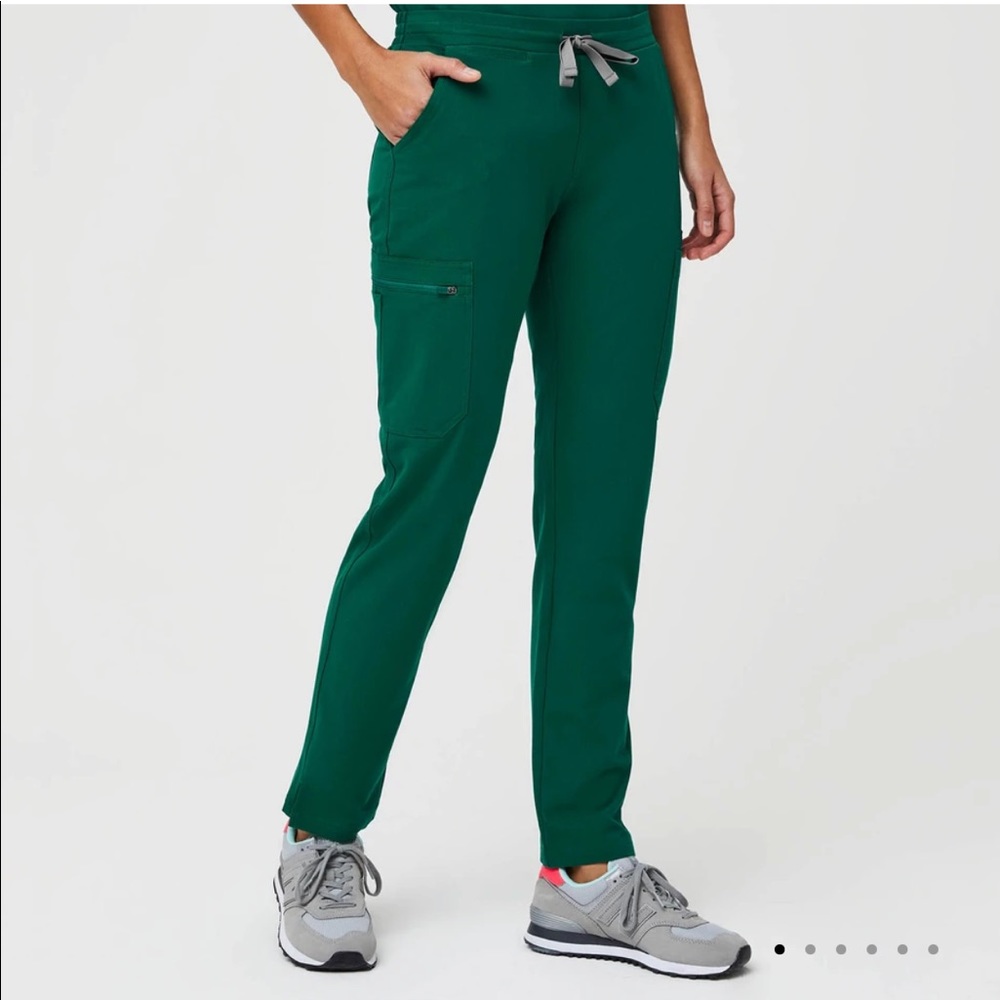 FIGS | Hunter Green Yola S Skinny Scrub Pants